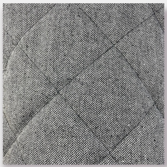 Black White Herringbone Quilted Vest Size Medium - Picture 6 of 6